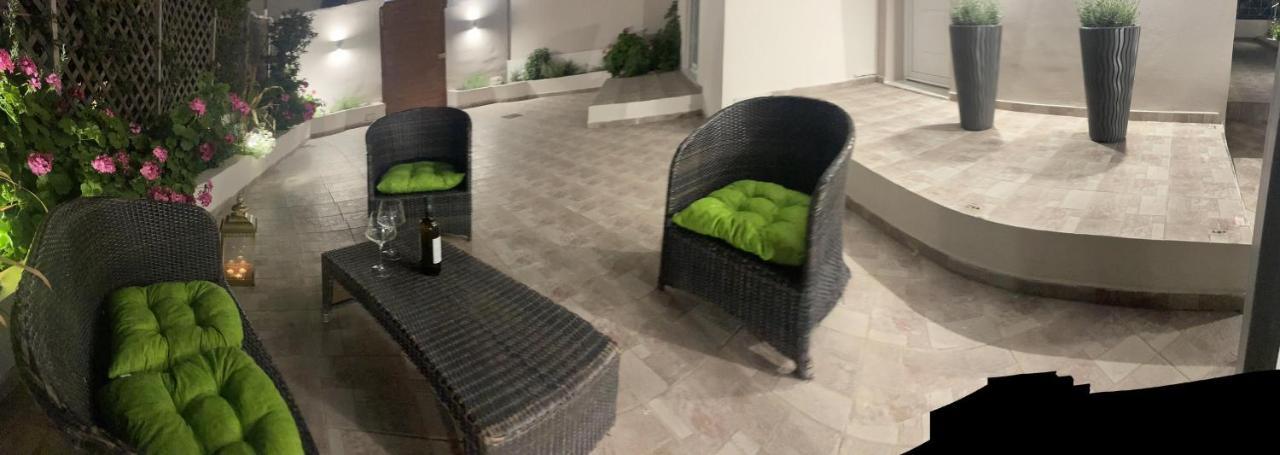 Naelia Villa Pastida ภายนอก รูปภาพ